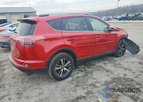 2017 Toyota Rav4 Xle z USA, uszkodzony, nr VIN JTMRFREV0HJ158598